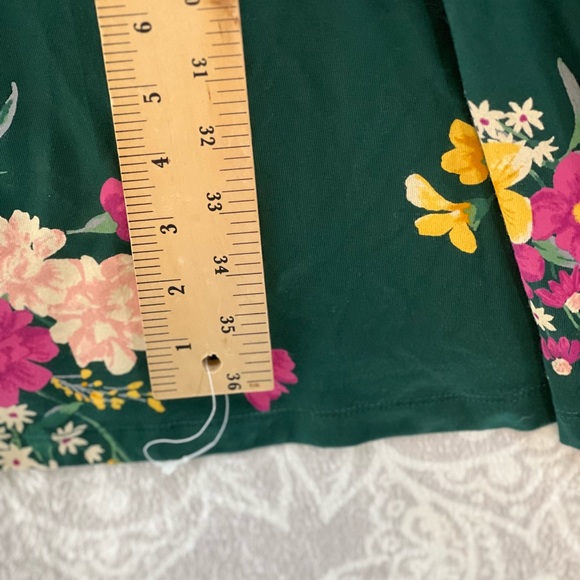 COPY - 💚👗BEAUTIFUL DESIGNER DRESS 744 SIZE L BEAUTIFUL CELTICS GREEN FLORAL PIN… - Picture 4 of 8